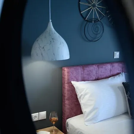 Alexandra Apartment