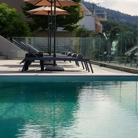 Alexandra Apartmán Mpoukaris