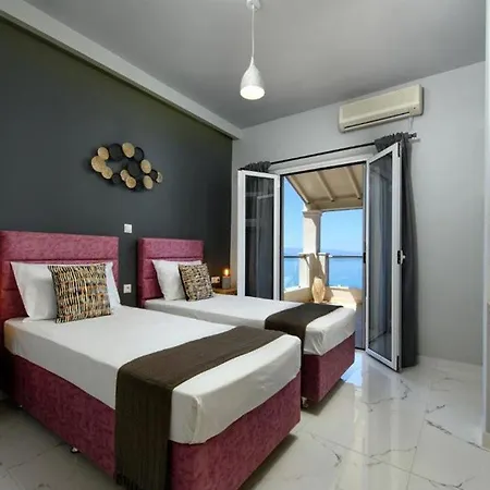 Alexandra Apartment *