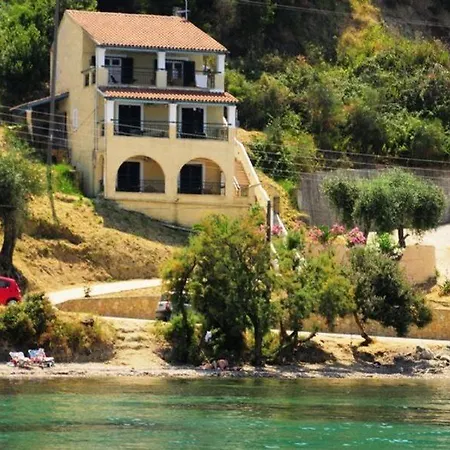 Alexandra Apartment