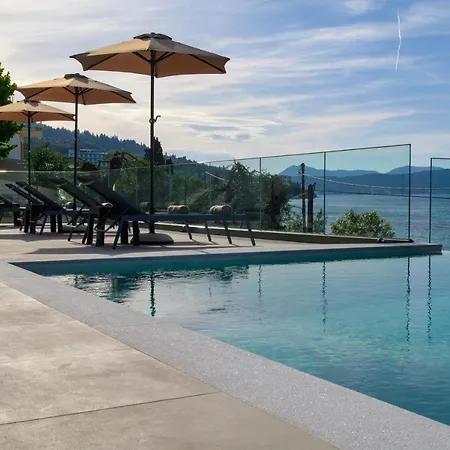 Alexandra * ブカリ