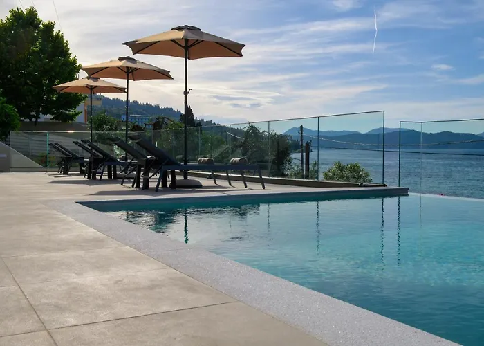 Alexandra * Mpoukaris